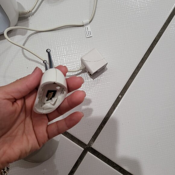 Nuface Trinity (2013 version, 1st generation) + Effective Lip & Eye Attachment - Picture 14 of 16